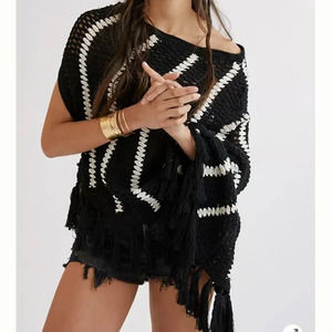 Anthropologie One Shoulder Crochet Poncho Black White Tassel Uneven Hem O/S NWT
